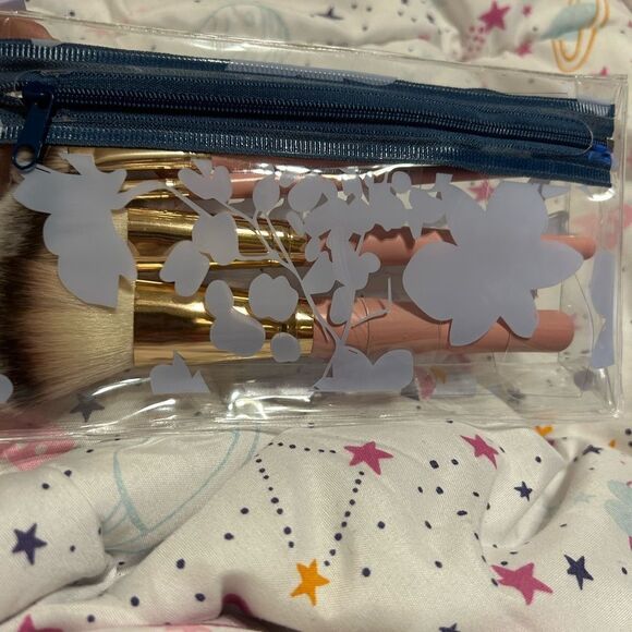 NWT Belk 4-Piece Makeup Brush Set with Clear Pouch - Picture 8 of 14